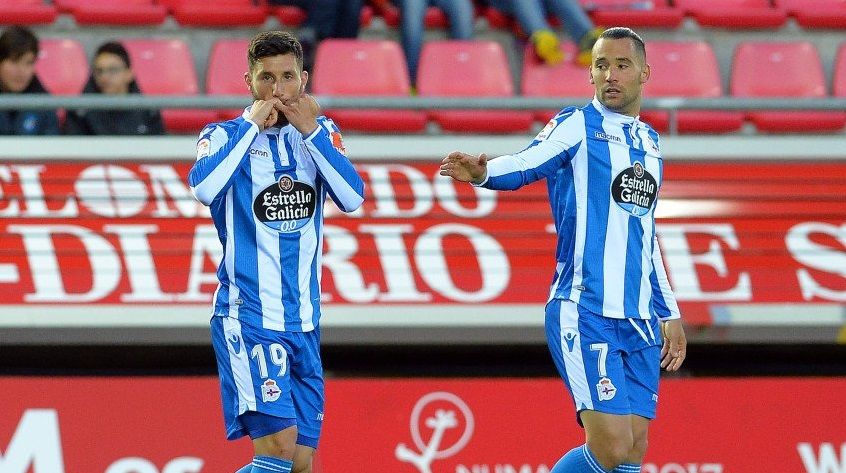Borja Valle y Quique celebran uno de los tantos en Los Pajaritos
