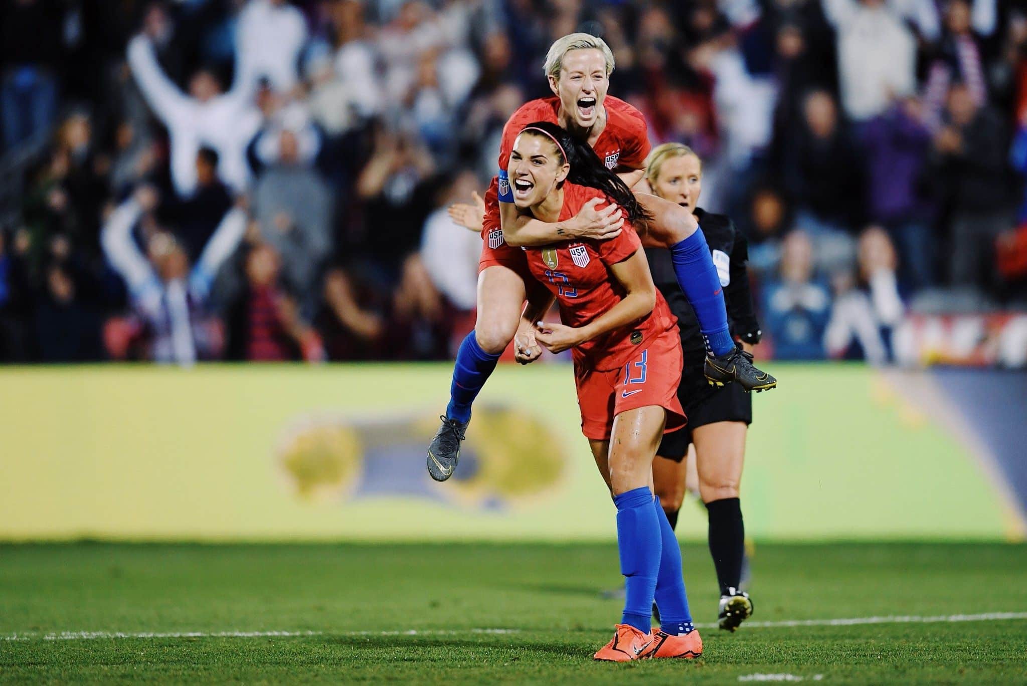 Alex Morgan festeja sus 100 goles (foto: NWSL Twitter).