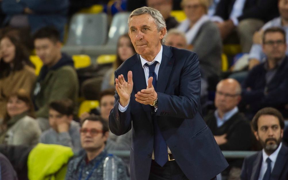 Svetislav Pesic anima a su equipo en un partido como entrenador del FC Barcelona Lassa. Foto: FC Barcelona Lassa.