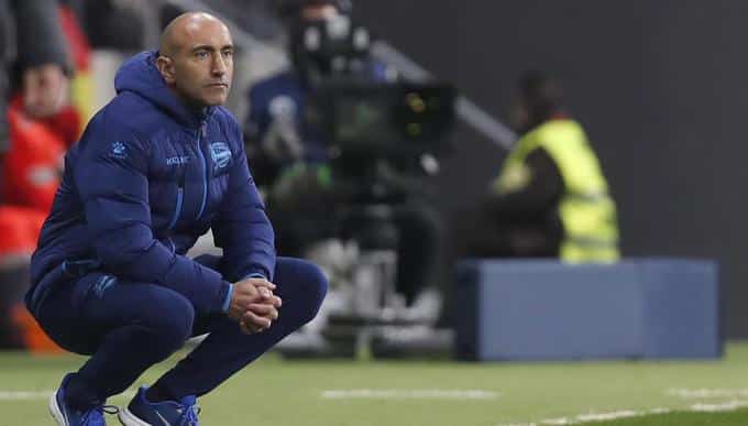 Abelardo Fernández en un partido con el Alavés