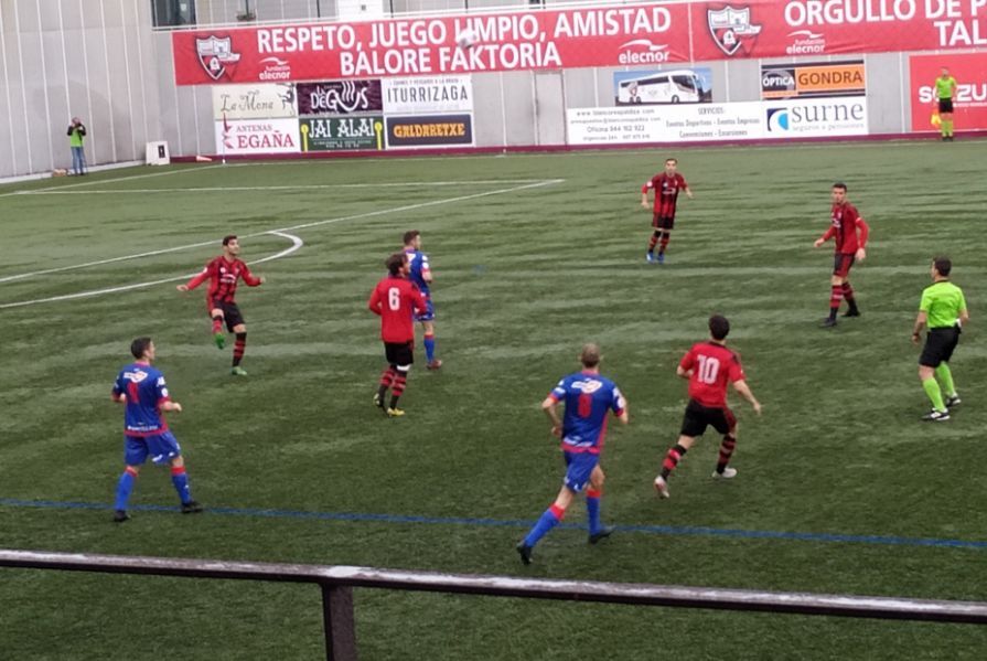 Lance del encuentro en Gobela (Foto: Ibón Rodríguez)