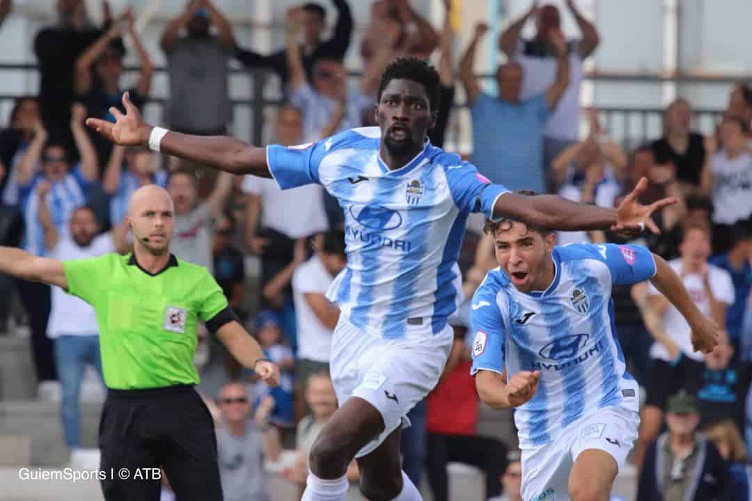 Nuha Marong celebra un gol con el Atlético Baleares