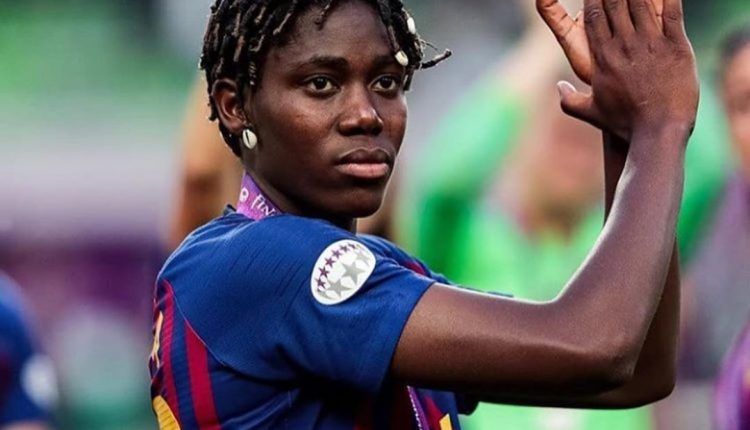 Asisat Oshoala agradeciendo el segundo lugar de la Champions League. Fuente: @asisat_oshoala