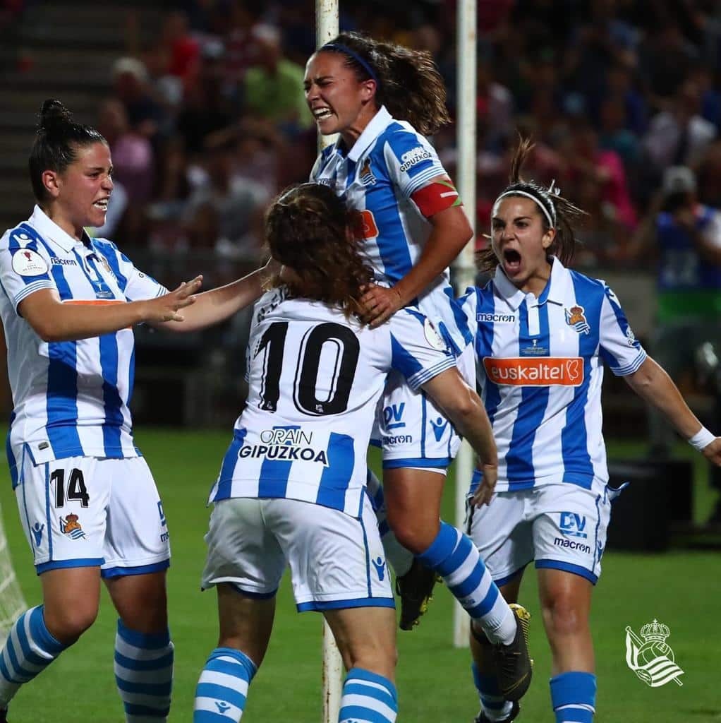 Las jugadoras de la Real celebrando el segundo tanto. Foto Via: twitter Real Sociedad