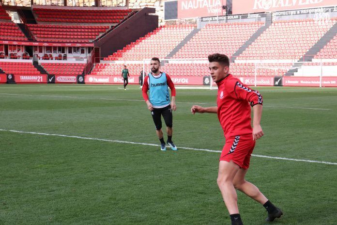 Pol Prats, en un entrenamiento en el Nou Estadi. | Foto: gimnasticdetarragona.cat