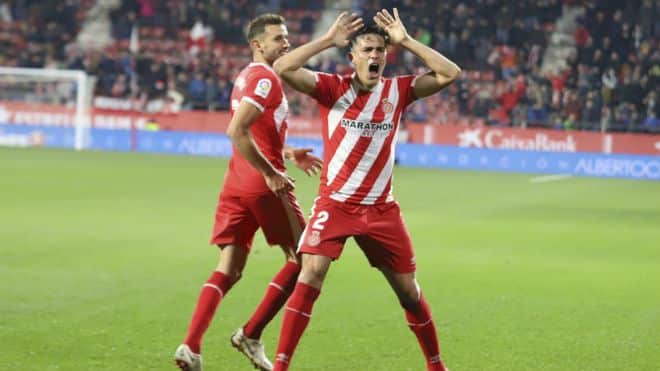 Bernardo Espinosa en un encuentro con el Girona