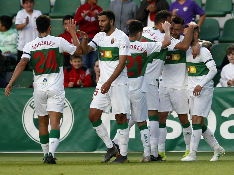 El Elche celebra un gol