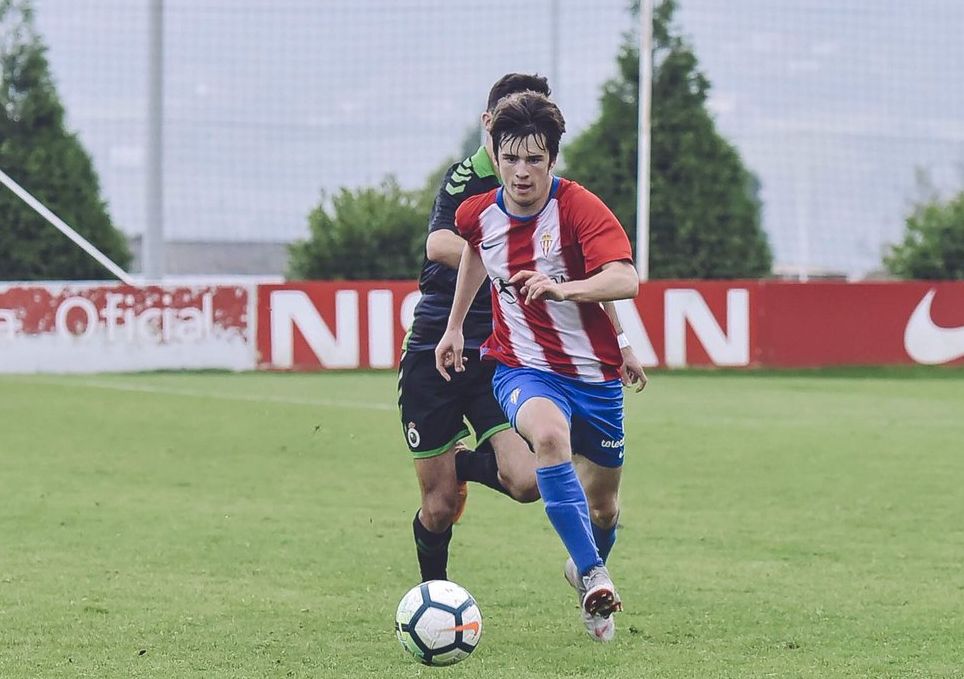 Guille Rosas en un partido con el División de Honor