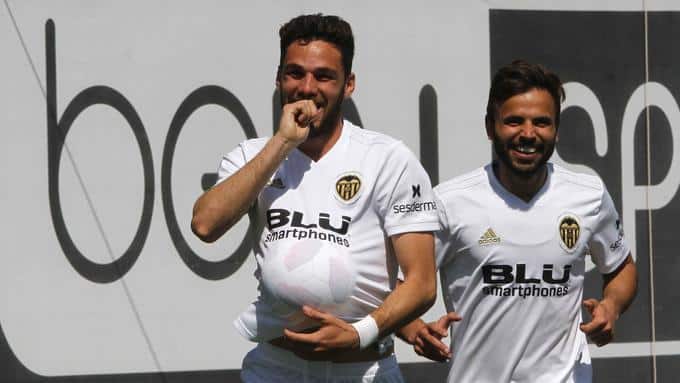 Lolo Plá celebra el tanto de una victoria del Valencia Mestalla (Foto: Valencia CF)