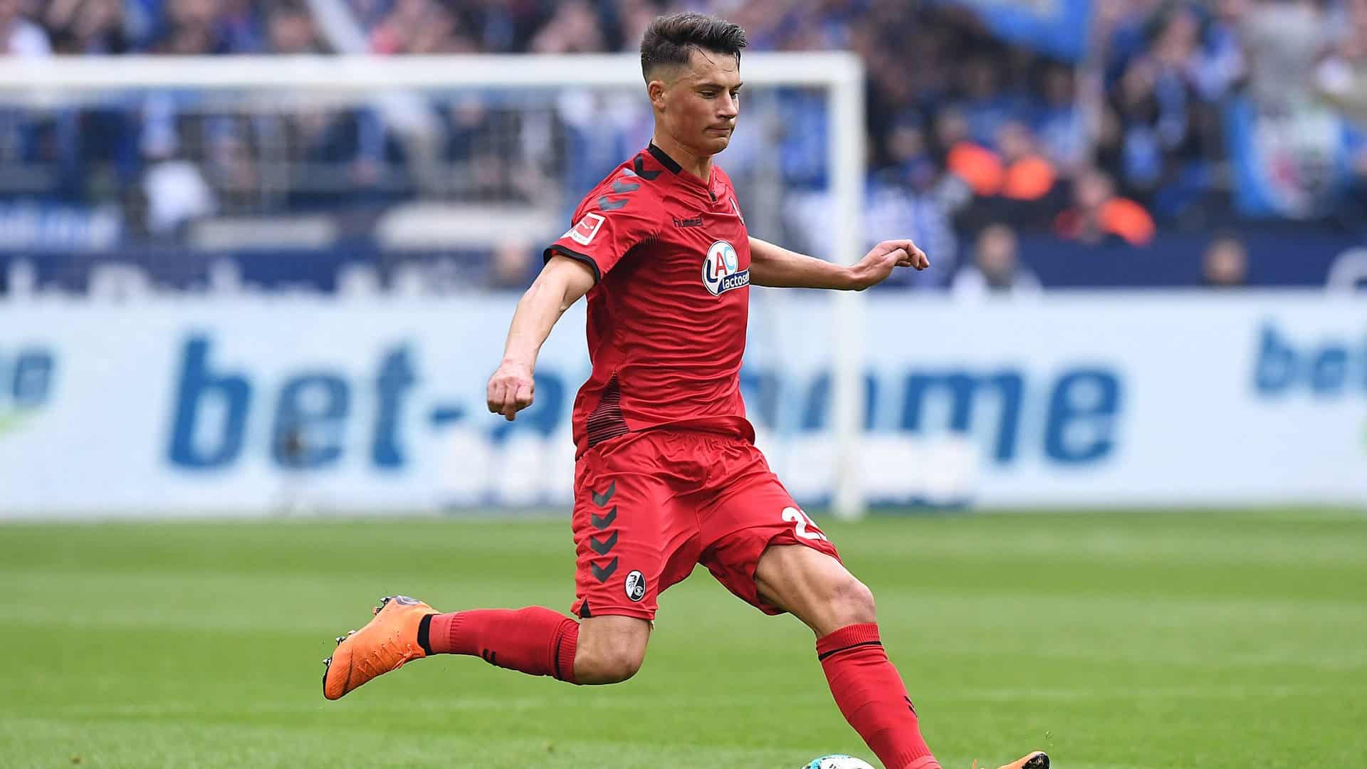 Robin Koch en un partido con el Friburgo