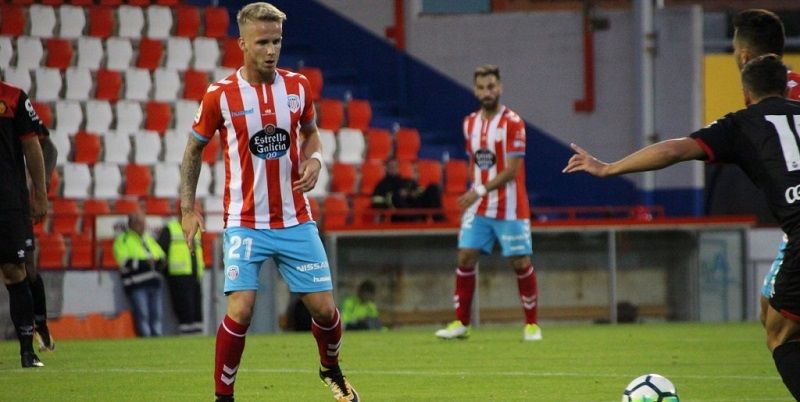 Sergio Gil en un partido con el CD Lugo