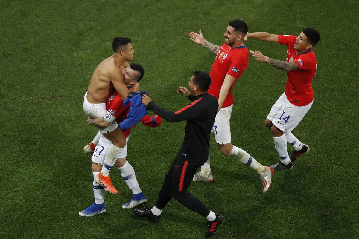 Alexis Sánchez festeja; Chile está en la semifinal // SportsCenter