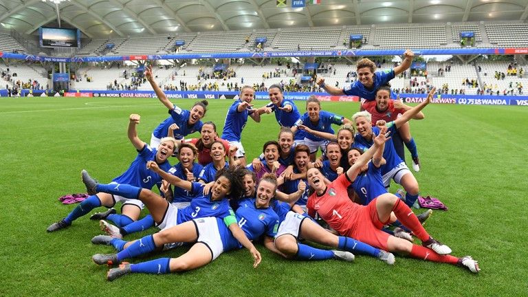 Italia ya se encuentra en octavos de final  (foto:: FIFA
