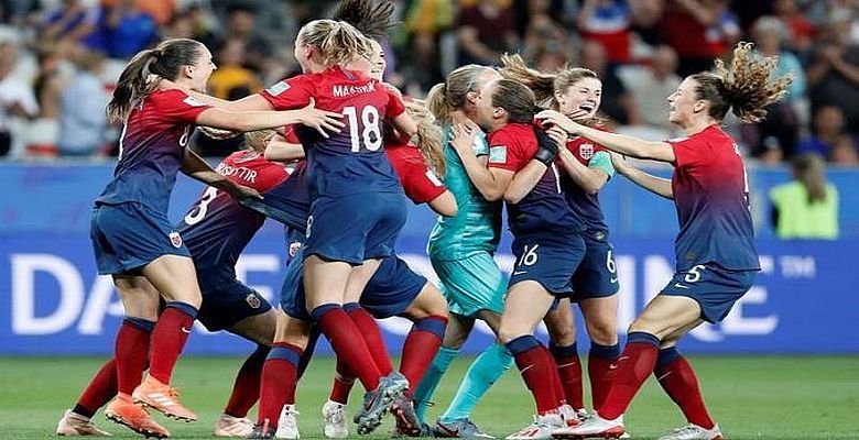 Noruega festeja su pase a cuartos! (Foto: Huestaca Sports)