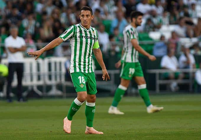 Andrés Guardado con el Betis en pasadas temporadas