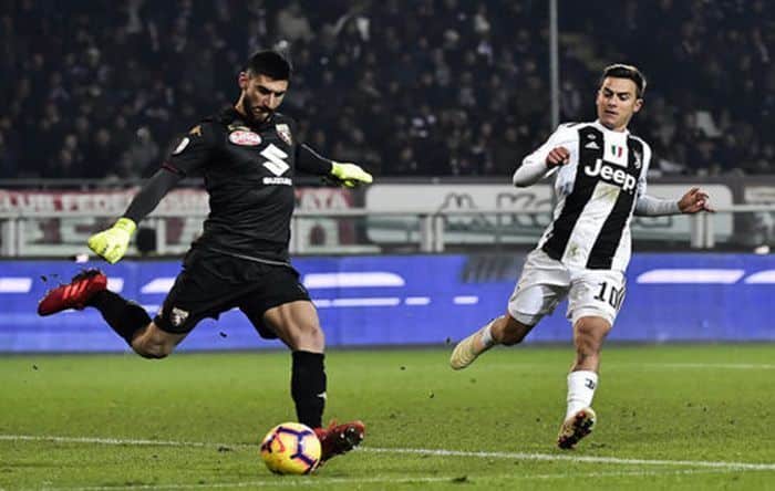 Foto LaPresse - Marco Alpozzi
15 Dicembre 2018 Torino, Italia 
Sport
Calcio
ESCLUSIVA TORINO FC
Torino vs Juventus - Campionato di calcio Serie A TIM 2018/2019 - stadio Olimpico Grande Torino.
Nella foto: Salvador Ichazo (Torino Fc); Paulo Dybala (Juventus F.C.);

Photo LaPresse - Marco Alpozzi
December 15, 2018 Turin, Italy
sport
soccer
EXCLUSIVE TORINO FC
Torino vs Juventus  - Italian Football Championship League A TIM 2018/2019 - Olimpico Grande Torino stadium.
In the pic: Salvador Ichazo (Torino Fc); Paulo Dybala (Juventus F.C.);
