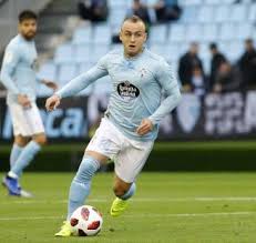 Lobotka en un partido con el cuadro vigués