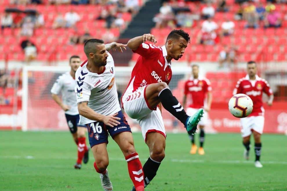 Luis Suárez en un partido con el Nàstic