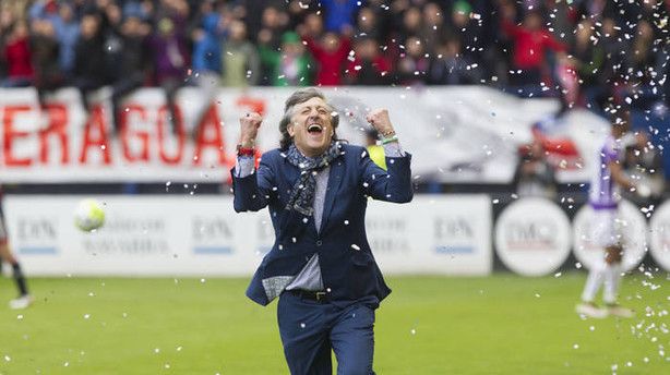 Enrique Martín celebra una victoria en El Sadar con Osasuna