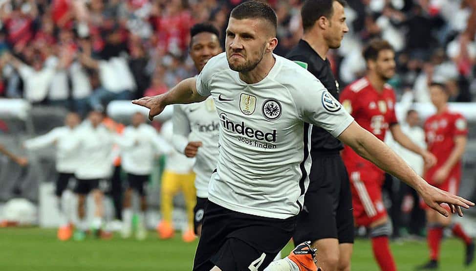 Ante Rebic celebrando un gol