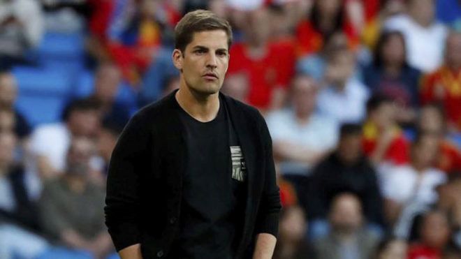 Robert Moreno en un partido con la Selección Española