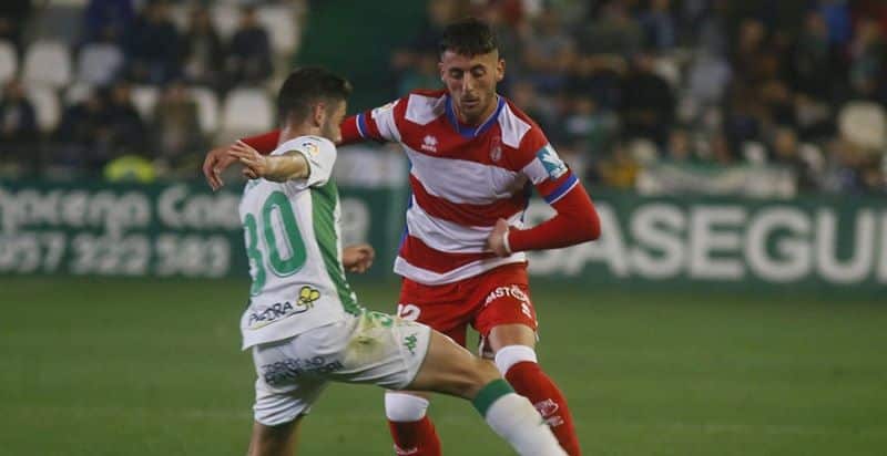Adri Castellano durante la visita del Granada al Arcángel | Imagen: Granada CF