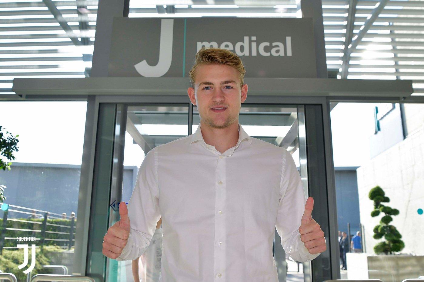 De Ligt en el J Medical – Foto destacada vía: www.juventus.com