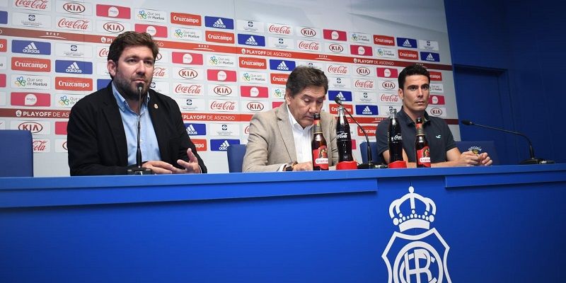 Presentanción del nuevo secretario técnico Juan Antonio Zamora | Imagen: Recreativo de Huelva