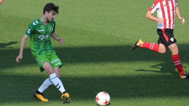 Quique Rivero durante un encuentro esta temporada | Imagen: Racing de Santander