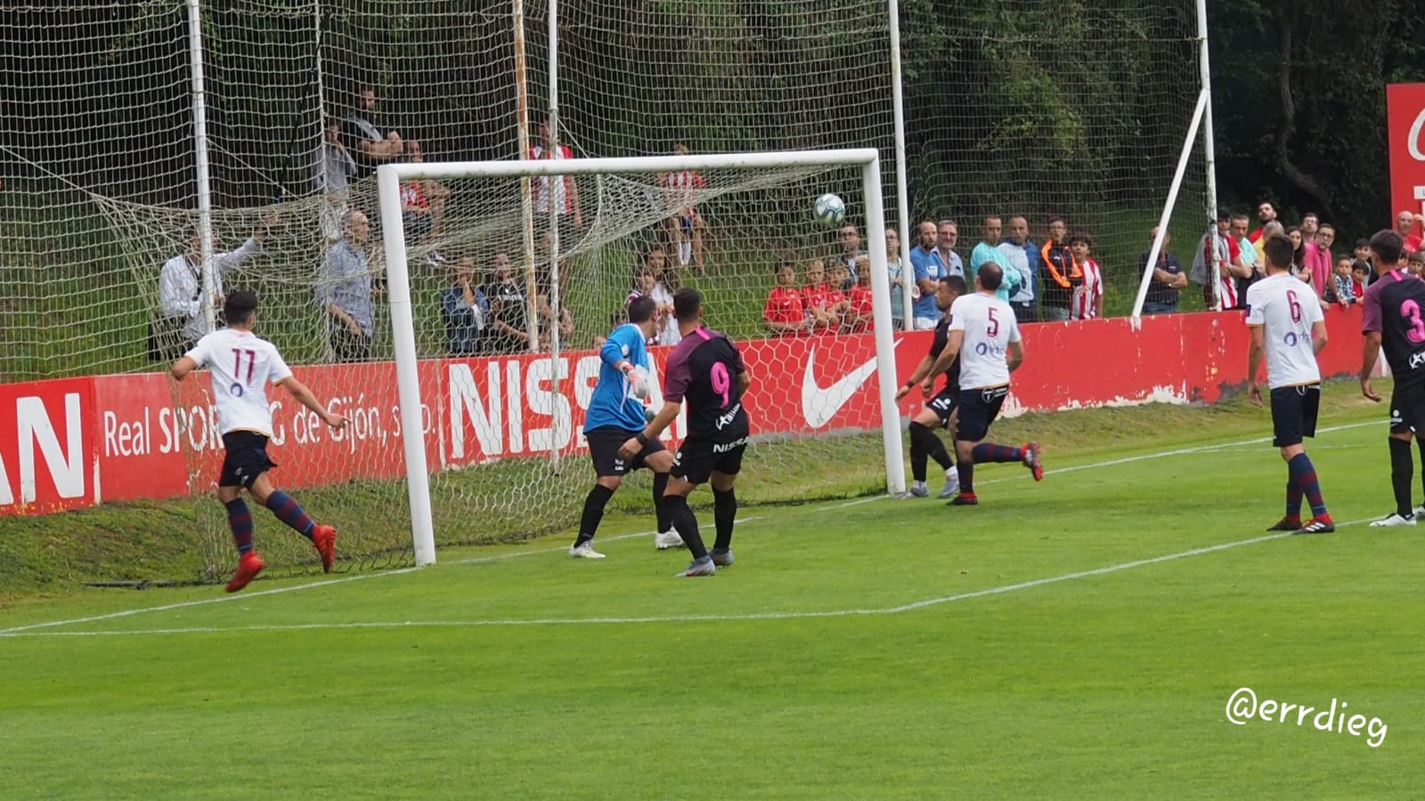 Momento del 0-1 logrado por Álvaro Vázquez