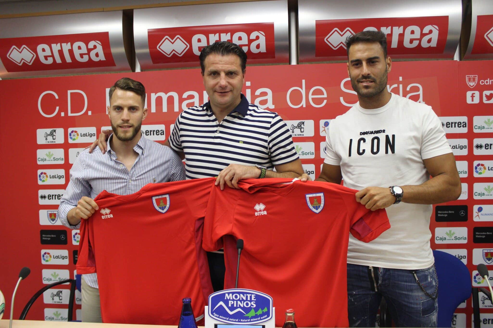 César Palacios y los dos nuevos jugadores del CD Numancia: Iván Calero y Néstor Albiach