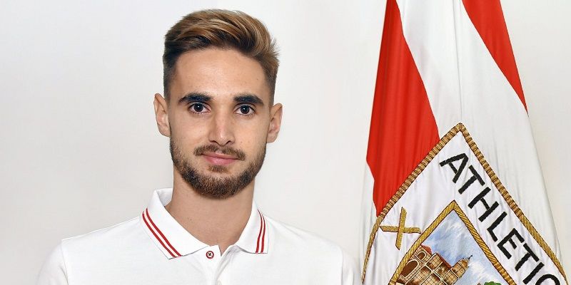Jokin tras firmar su nuevo contrato | Imagen: Athletic Club