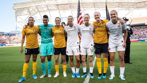 Algunas de las campeonas que jugaron esta semana en el partido entre Utah Royals vs Portland Thorns en Rio Tinto Stadium (foto: Real Salt Lake website)