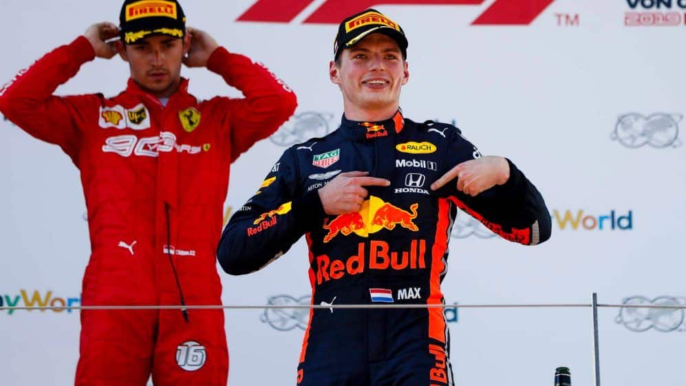 Max Verstappen celebra en el podio del GP de Austria 2019. Cortesía: @F1