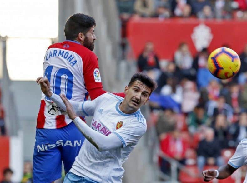 Álex Muñoz en un partido con el Real Zaragoza