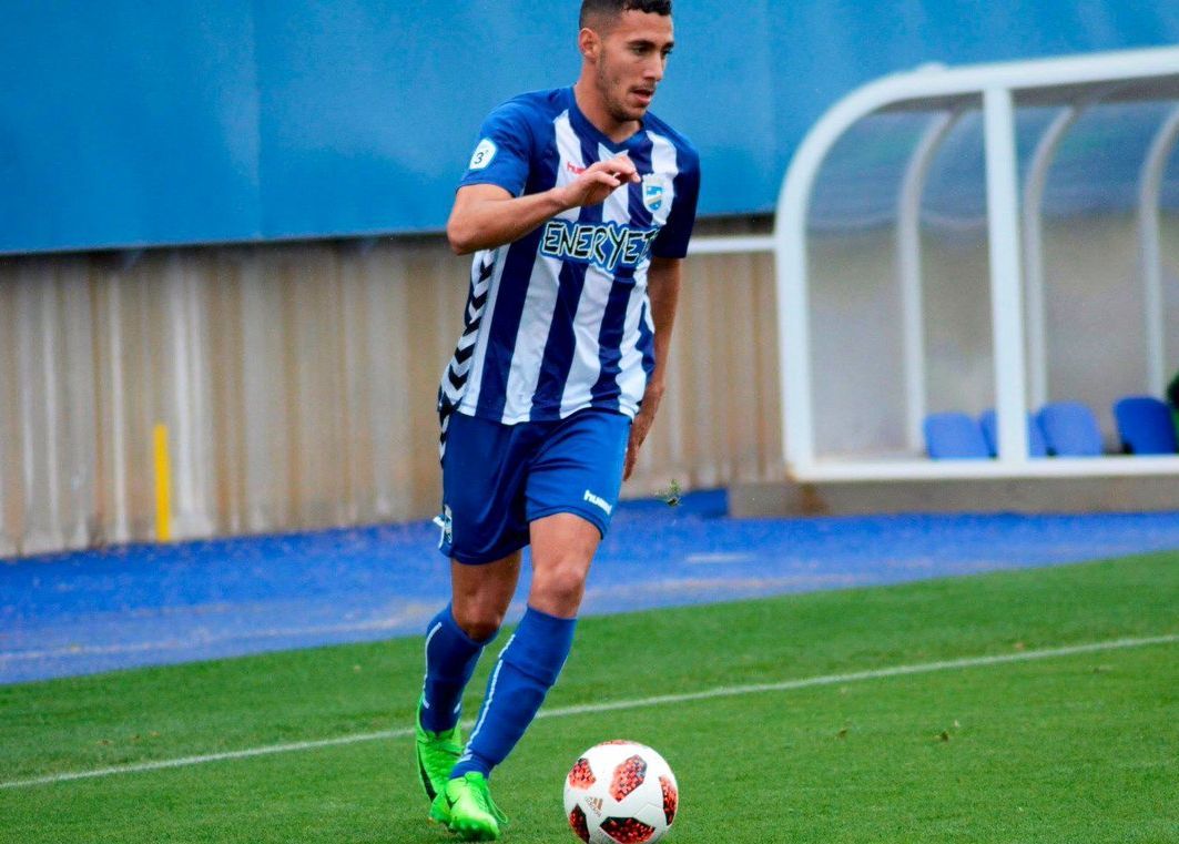 Álvaro Rodríguez con el Lorca FC