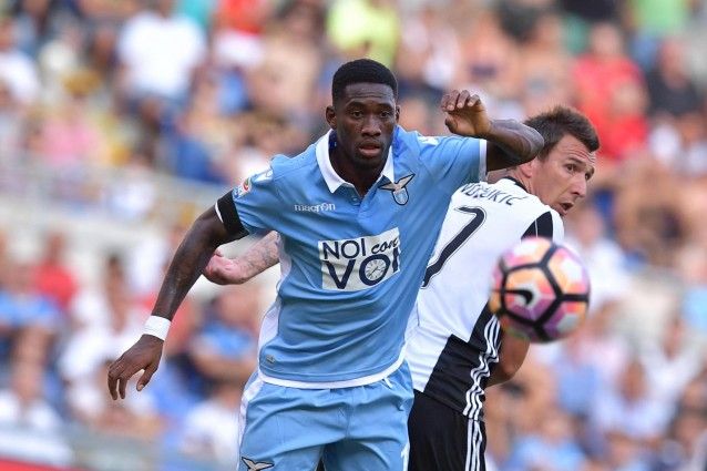 Bastos Quissanga en un partido con la SS Lazio