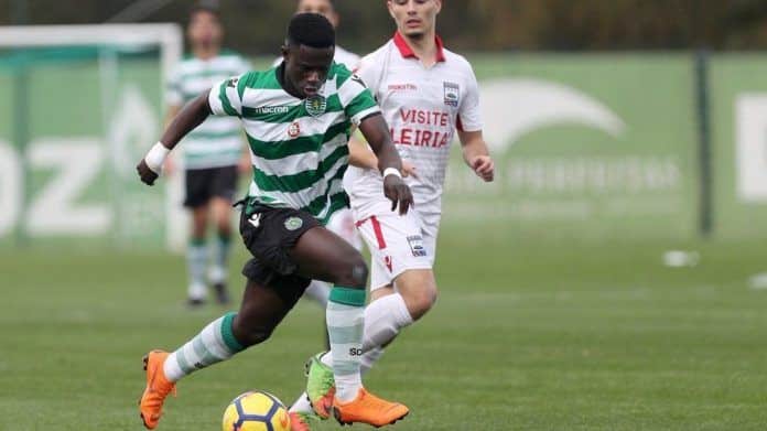 Elves Baldé en un encuentro con el Sporting CP