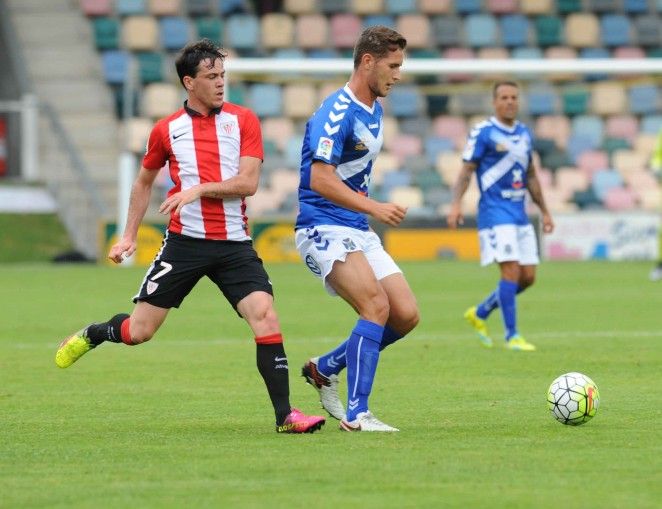 Jorge Sáenz en un partido la pasada pretemporada con el Tenerife