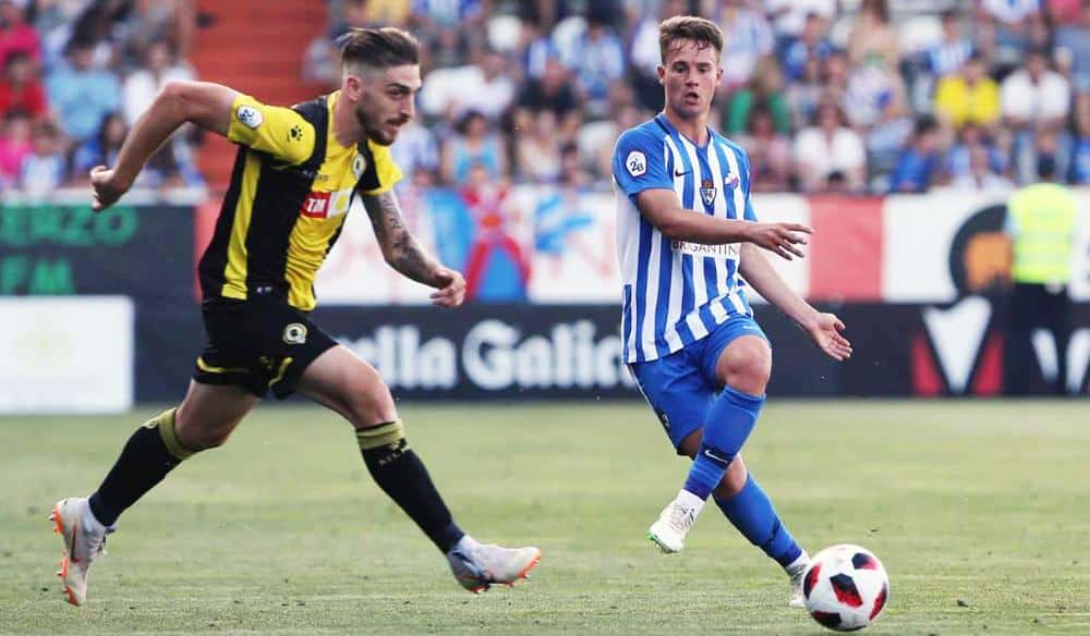 Larrea en un partido con la Deportiva la pasada campaña