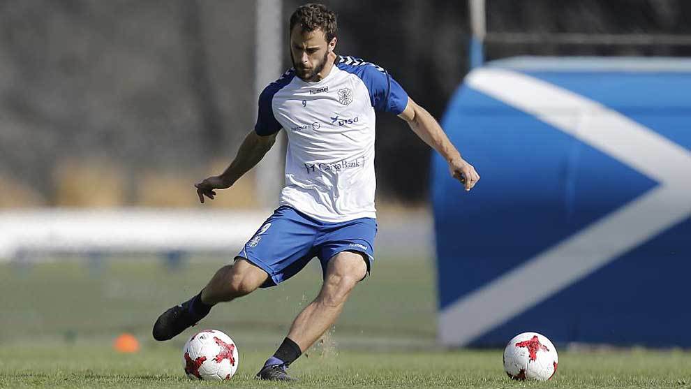 Filip Malbasic en un entrenamiento con el Tenerife