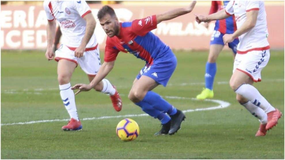 Ortuño la pasada temporada en un partido con el Extremadura