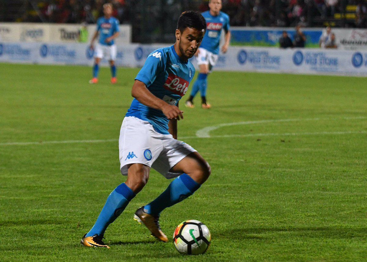 Ounas en un partido con el Nápoles esta pasada campaña