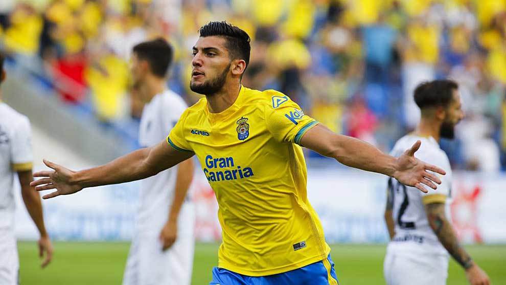 Rafa Mir celebrando un gol la pasada campaña con la UD Las Palmas