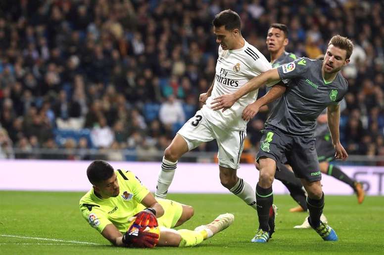 Rulli en un partido con la Real Sociedad frente al Real Madrid