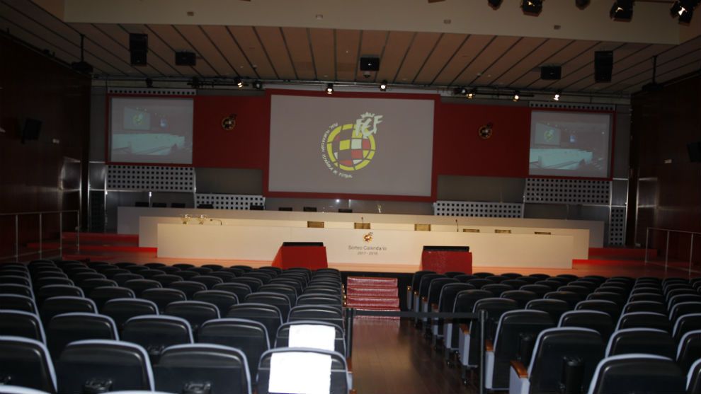 Panorámica del Salón Luis Aragonés de la Ciudad del Fútbol de Las Rozas