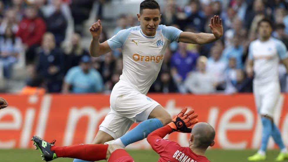 Florian Thauvin en un partido con el OEM