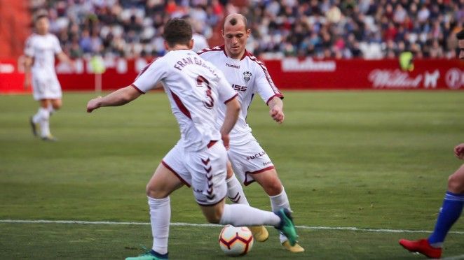 Zozulia vistiendo la camiseta del Albacete. Imagen: Albacete Balompié