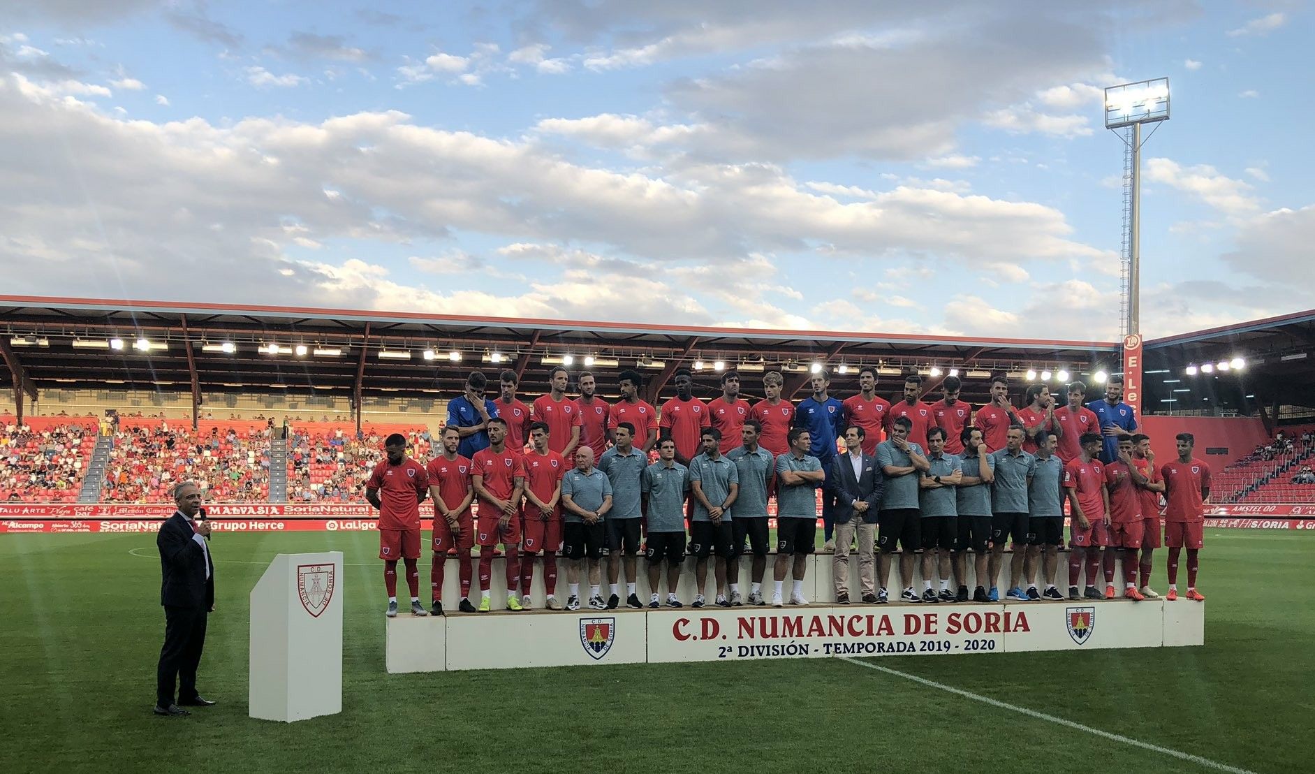 El Numancia, al completo, el día de la presentación oficial