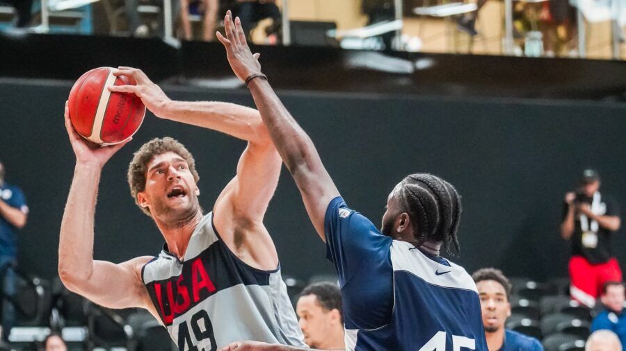 Brook López lanza a canasta en un entrenamiento con la Selección de Estados Unidos. Foto: USA Team.